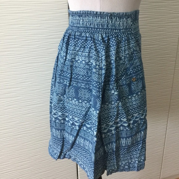 Bebe Blue Tribal button up Skirt - Picture 4 of 6